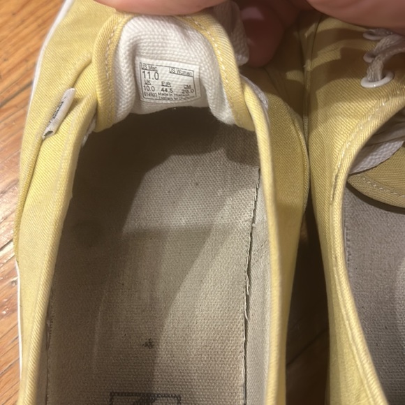 Size 11 men’s pastel yellow vans little dirty lots of life just need cleaned up - Picture 3 of 6